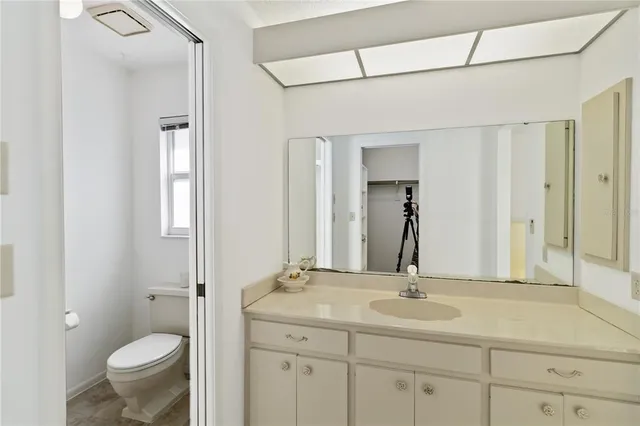 $480,000 | 2271 Pine View Circle, Sarasota, FL 34231