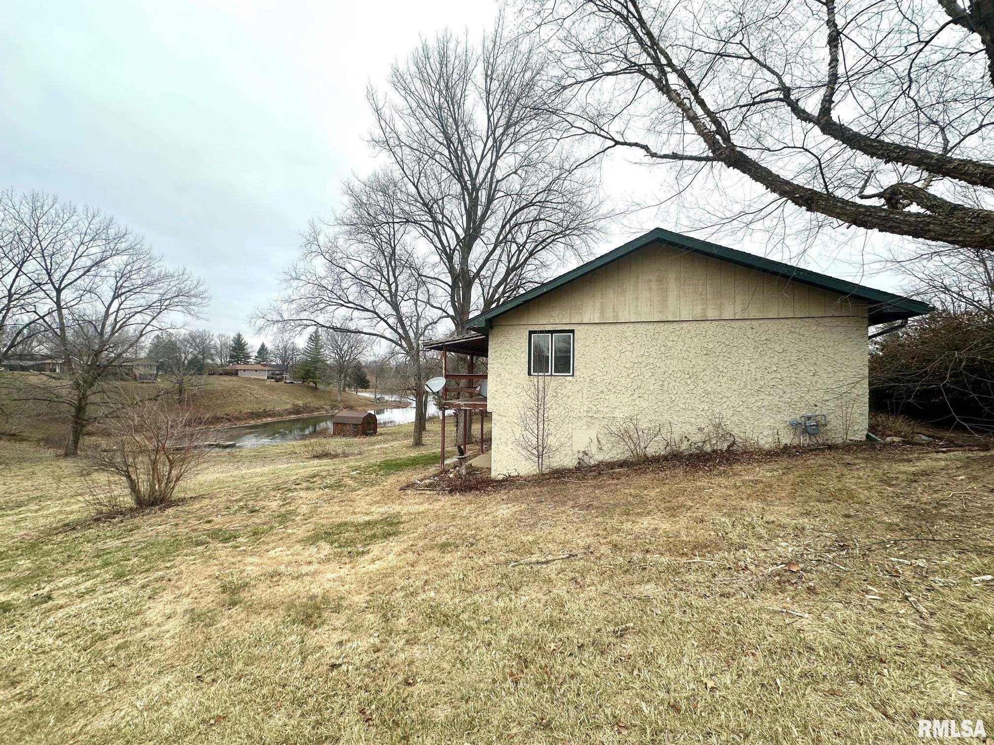 17 Springwater Drive Jacksonville, IL 62650 - Photo 4 of 31