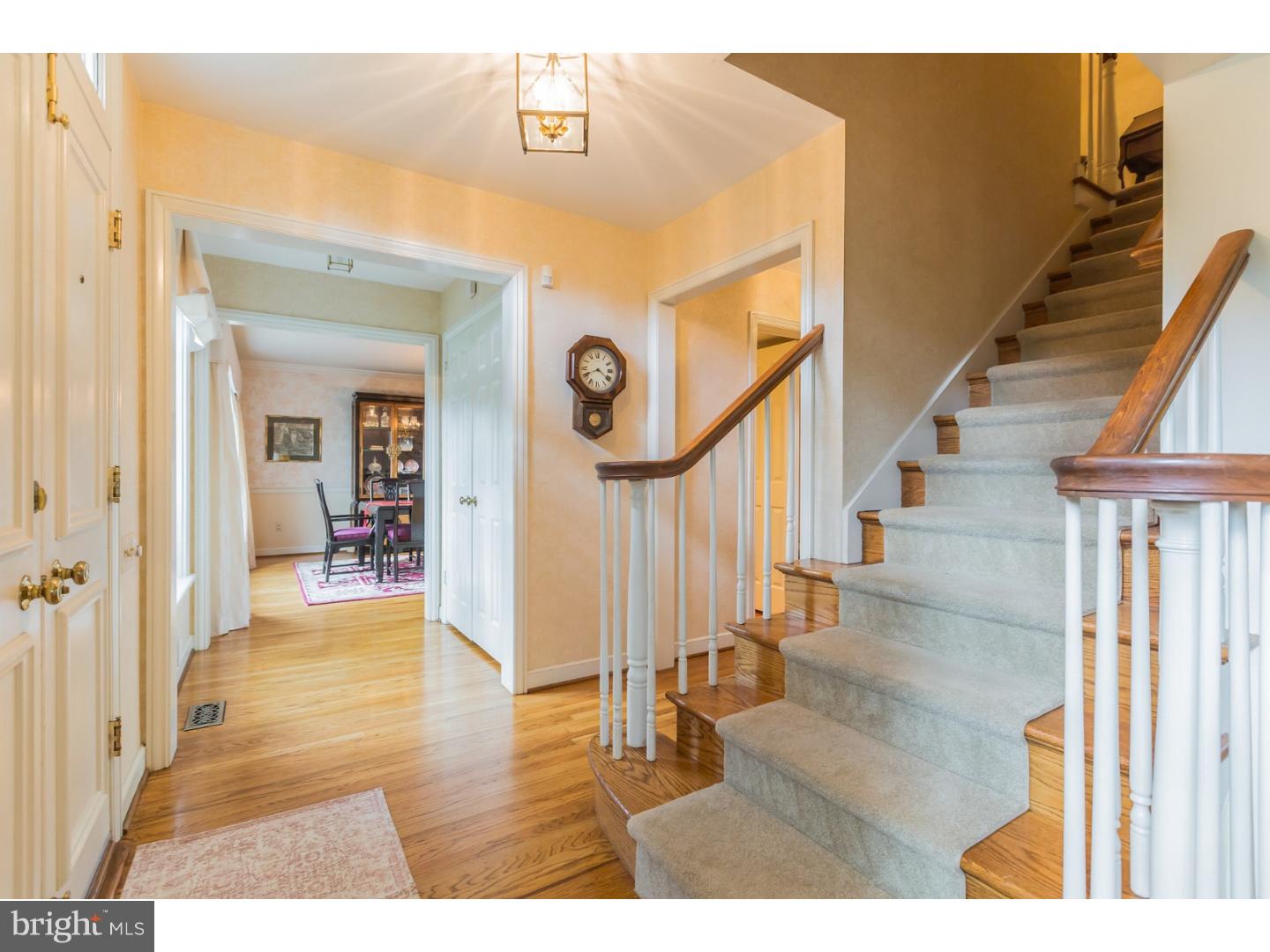 412 Round Hill Road Wayne, PA 19087 - Photo 2 of 23