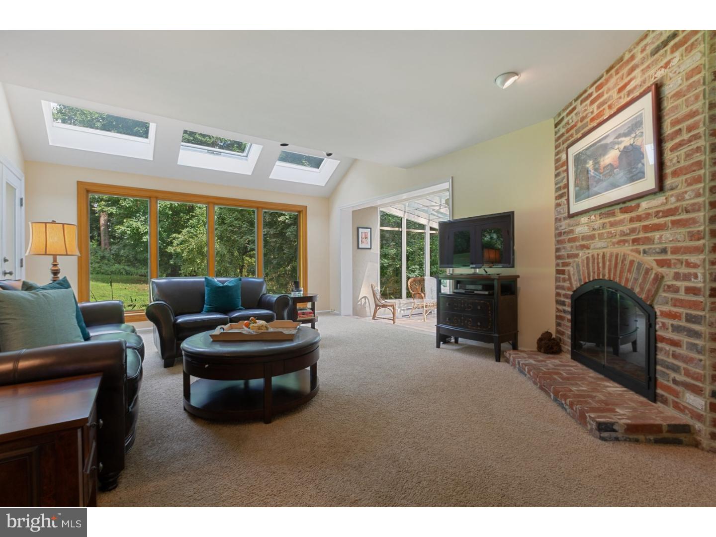 412 Round Hill Road Wayne, PA 19087 - Photo 7 of 23