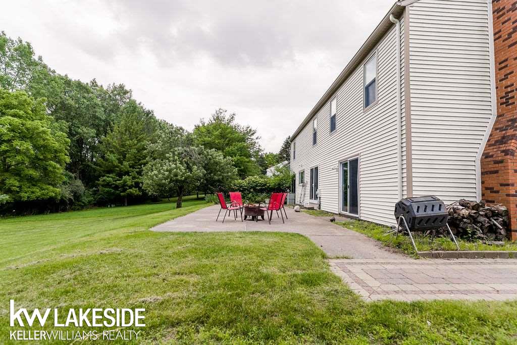 1340 East Fairview Lane Rochester, MI 48306 - Photo 54 of 75 31385903-53.JPG