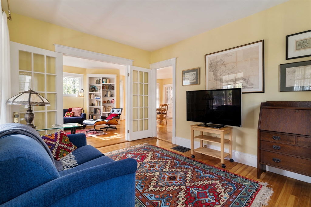 241 Upland Road, Unit 2 Cambridge, MA 02140 - Photo 4 of 38