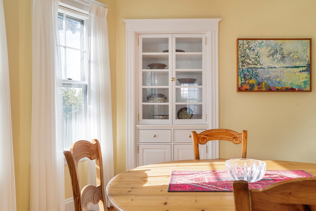 241 Upland Road, Unit 2 Cambridge, MA 02140 - Photo 9 of 38