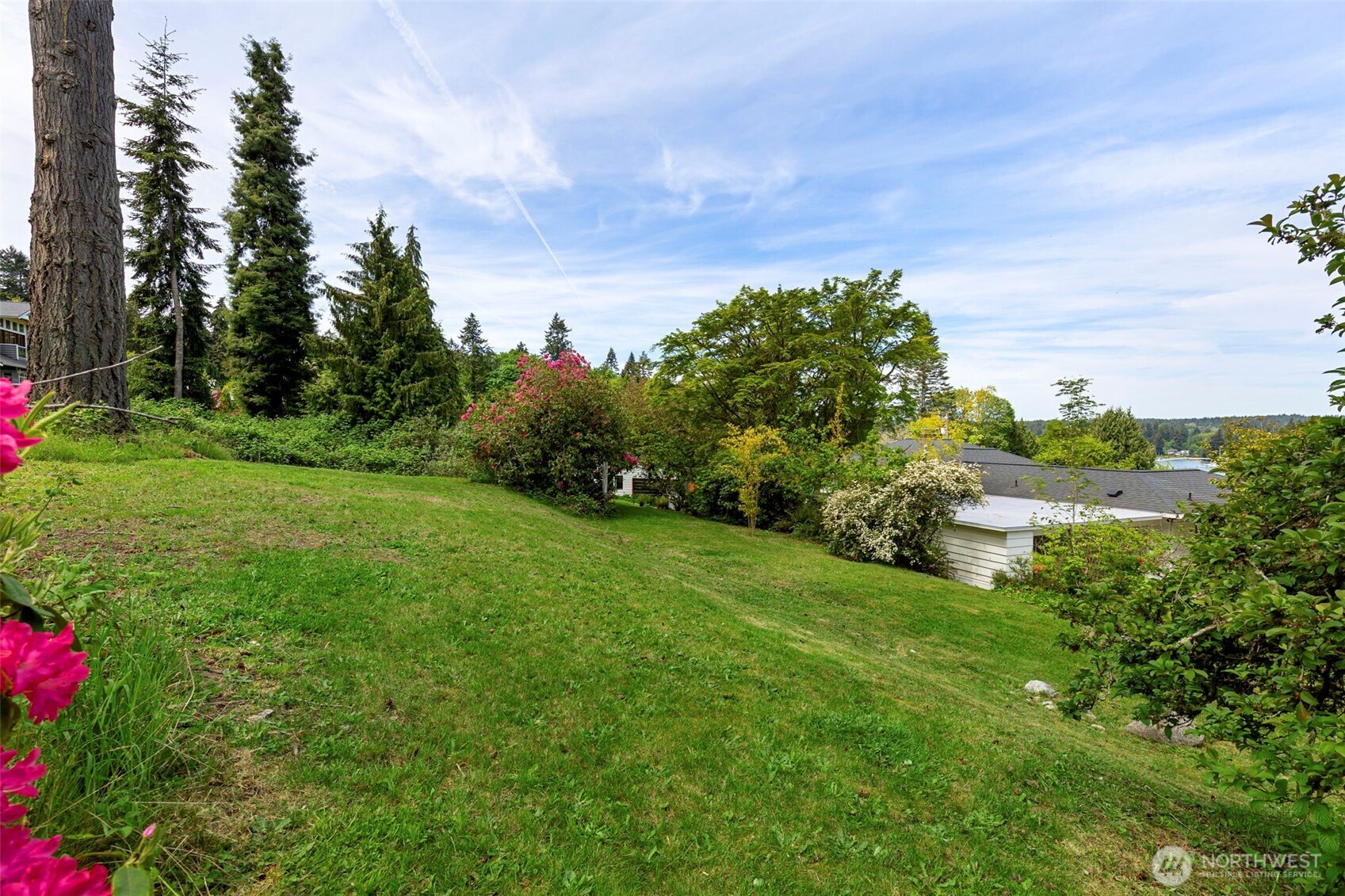 5930 Rose Loop Northeast Bainbridge Island, WA 98110 - Photo 37 of 40