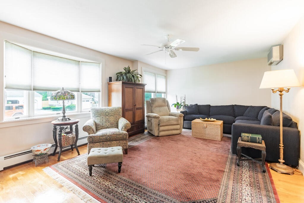 28 Daytona Road Lynn, MA 01904 - Photo 4 of 32 Gallery Image 4