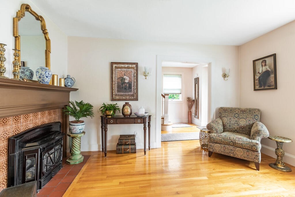 28 Daytona Road Lynn, MA 01904 - Photo 6 of 32 Gallery Image 6