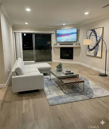 $2,850 | 5515 Canoga Avenue, Unit 127, Woodland Hills, CA 91367