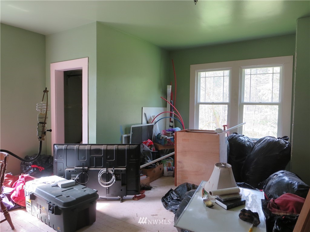 250 Logan Hill Road Chehalis, WA 98532 - Photo 14 of 25 a living room with furniture and a window