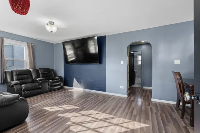 $310,000 | 1514 North Harrison Street, Algonquin, IL 60102