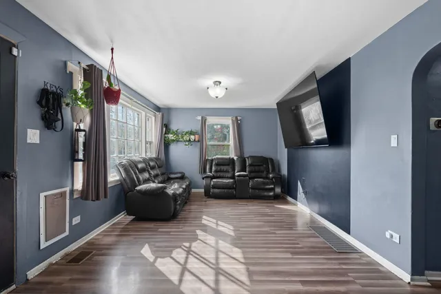 $310,000 | 1514 North Harrison Street, Algonquin, IL 60102