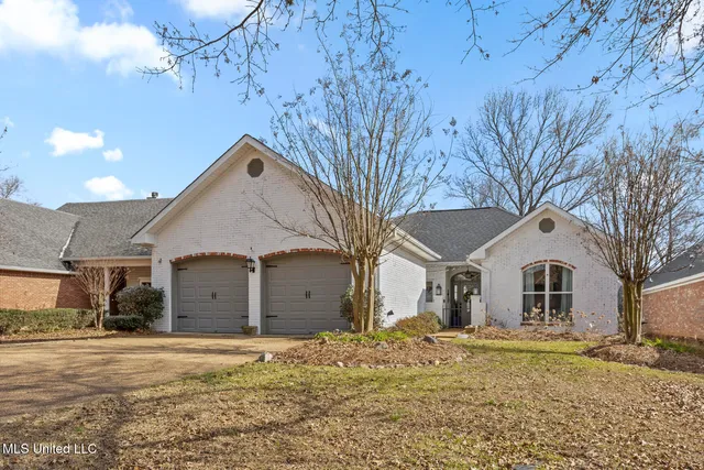 $315,000 | 819 West Deerfield Drive, Canton, MS 39046
