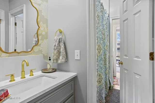 $315,000 | 819 West Deerfield Drive, Canton, MS 39046