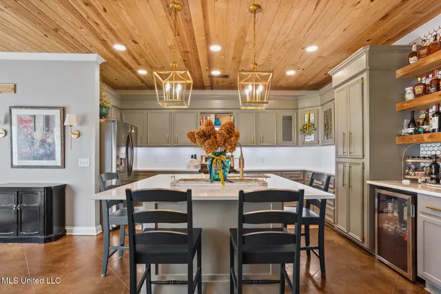 $315,000 | 819 West Deerfield Drive, Canton, MS 39046