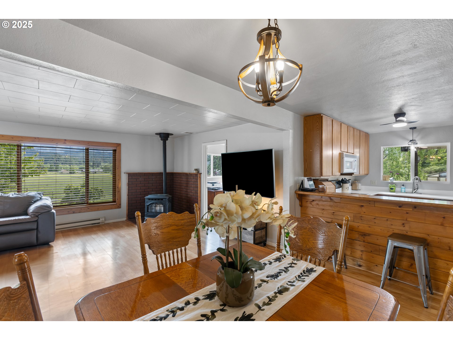 1175 Northside Road Sutherlin, OR 97479 - Photo 13 of 48 Dining Area
