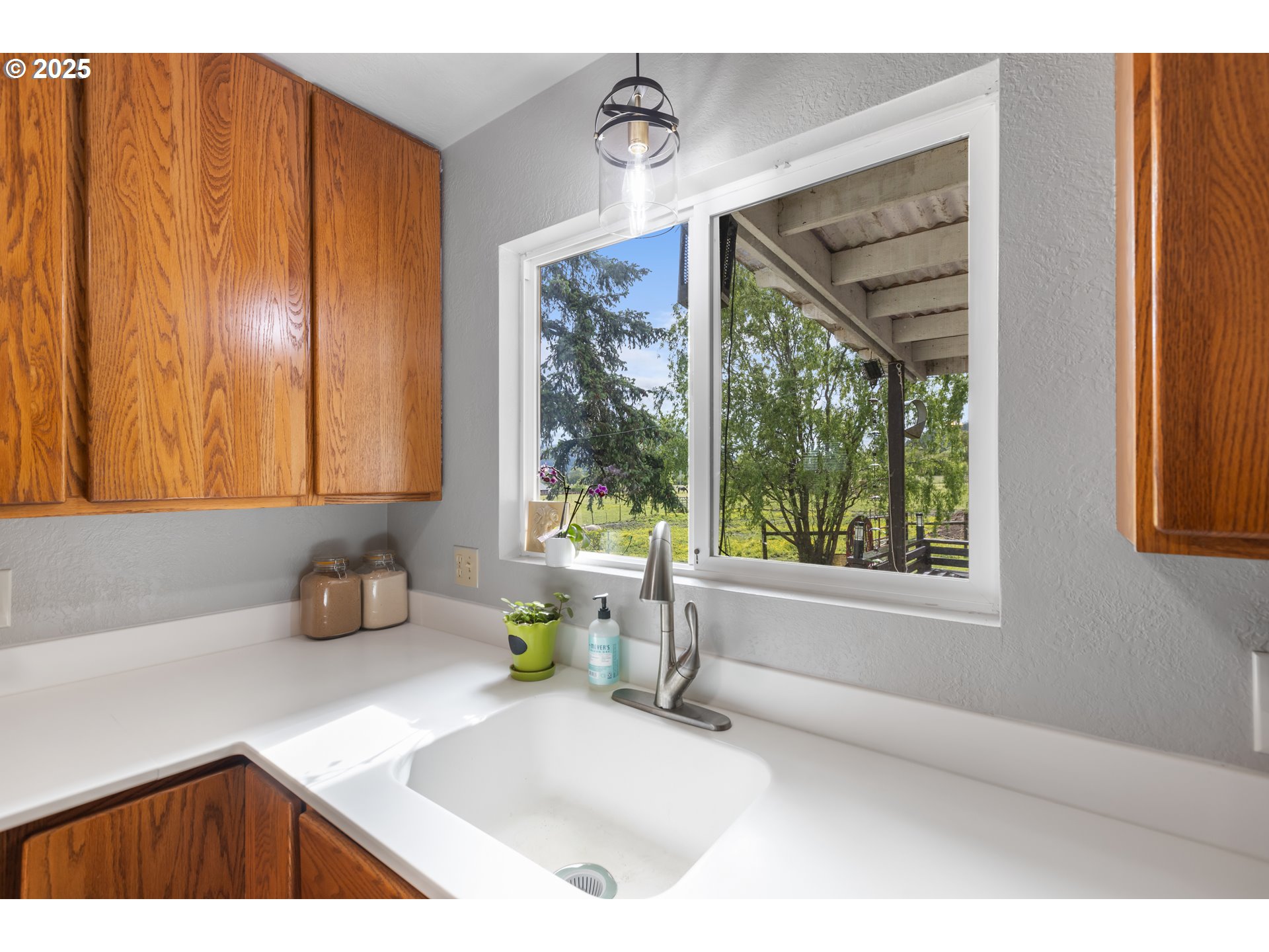 1175 Northside Road Sutherlin, OR 97479 - Photo 17 of 48 Kitchen