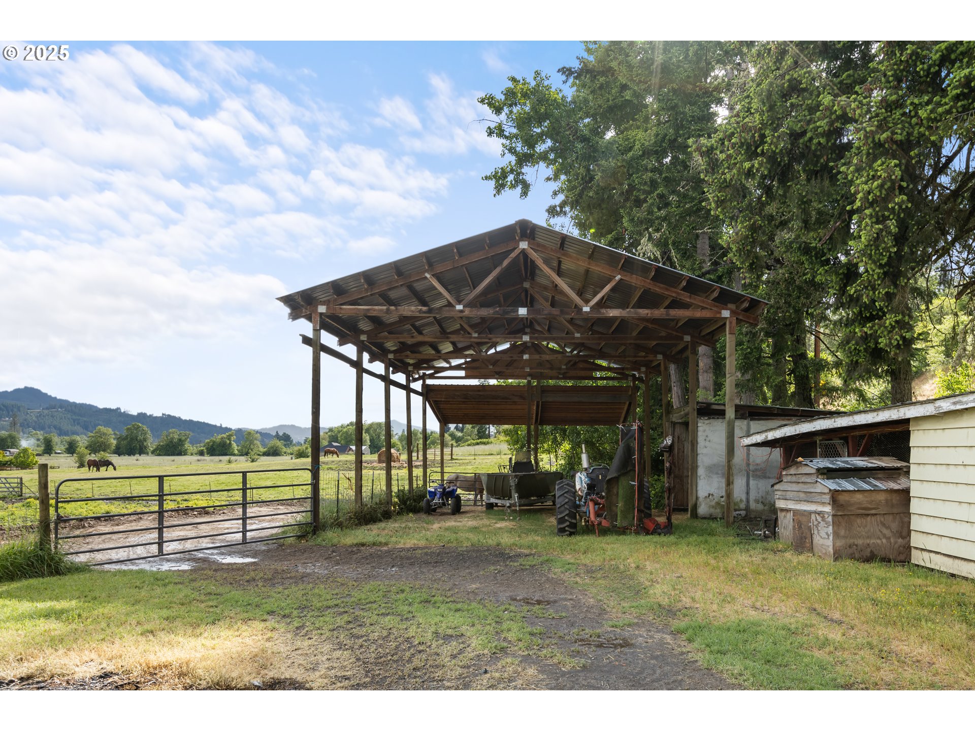 1175 Northside Road Sutherlin, OR 97479 - Photo 35 of 48 Deck