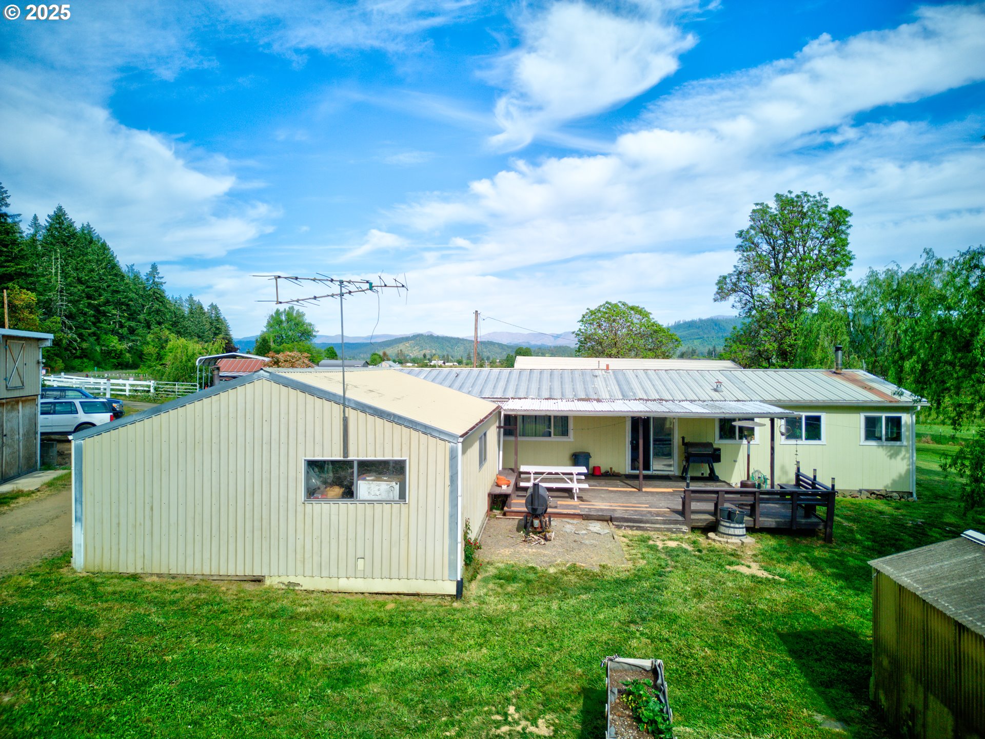 1175 Northside Road Sutherlin, OR 97479 - Photo 40 of 48 Shop