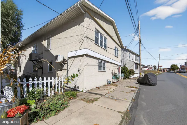 a view of a pathway with an entrance