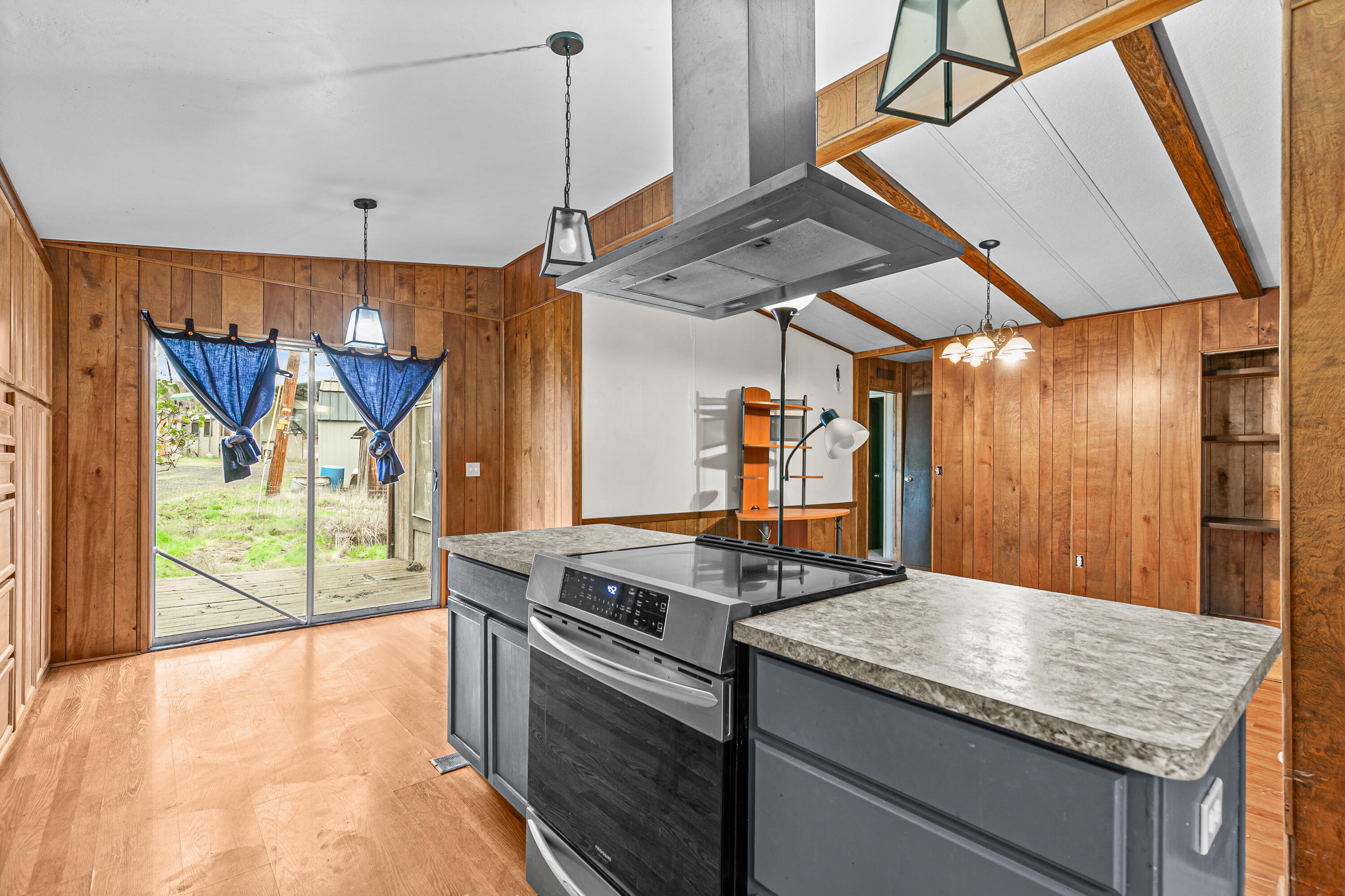5885 Crowfoot Road Trail, OR 97541 - Photo 13 of 45 9R9A6209