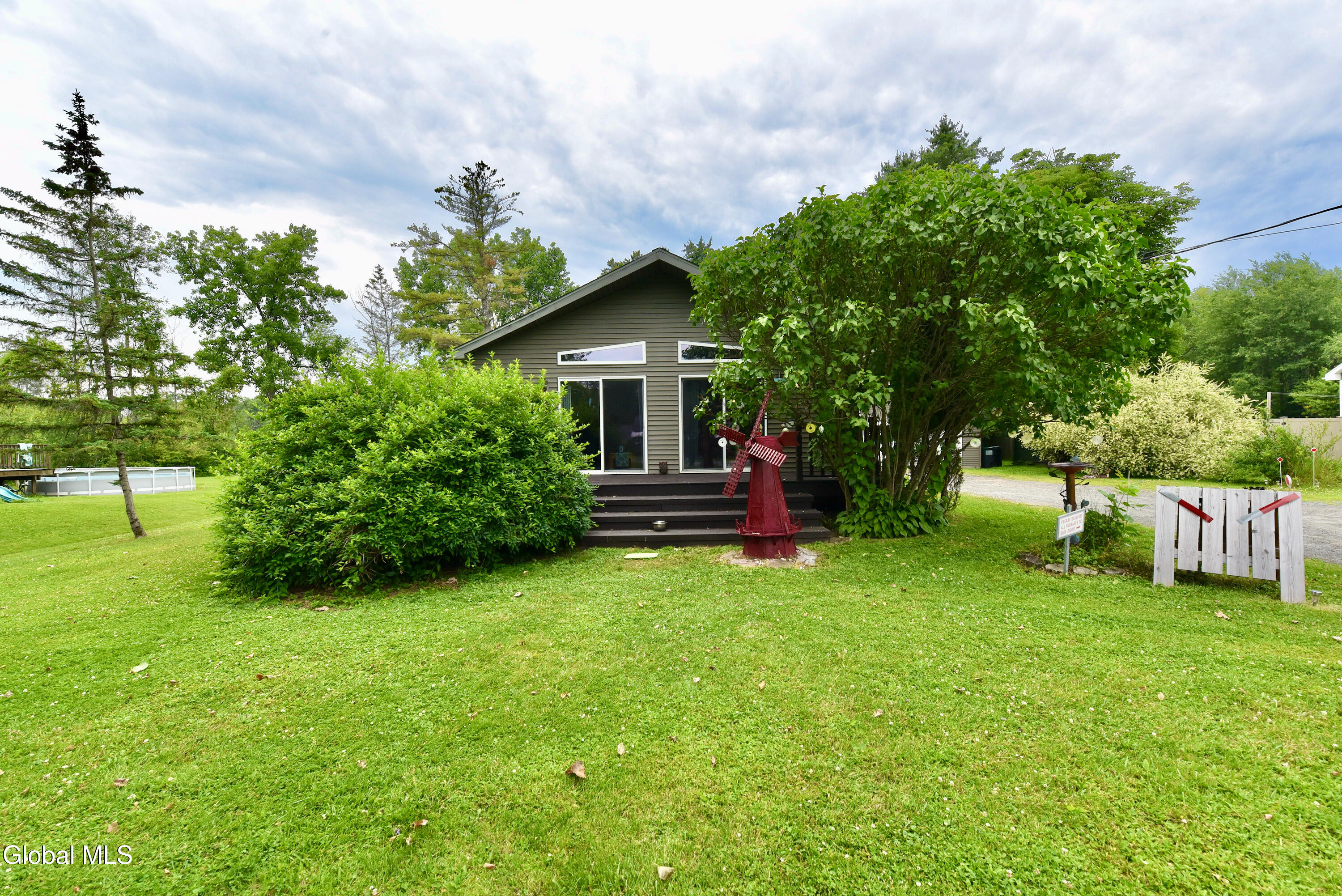 1252 Midline Road Amsterdam, NY 12010 - Photo 3 of 31 50