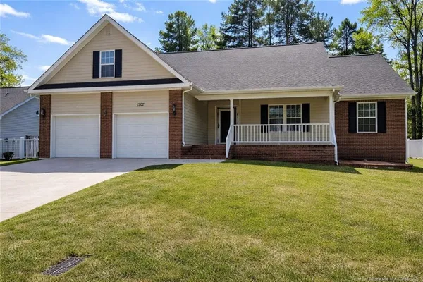 $335,000 | 3327 Broomsgrove Drive, Fayetteville, NC 28306