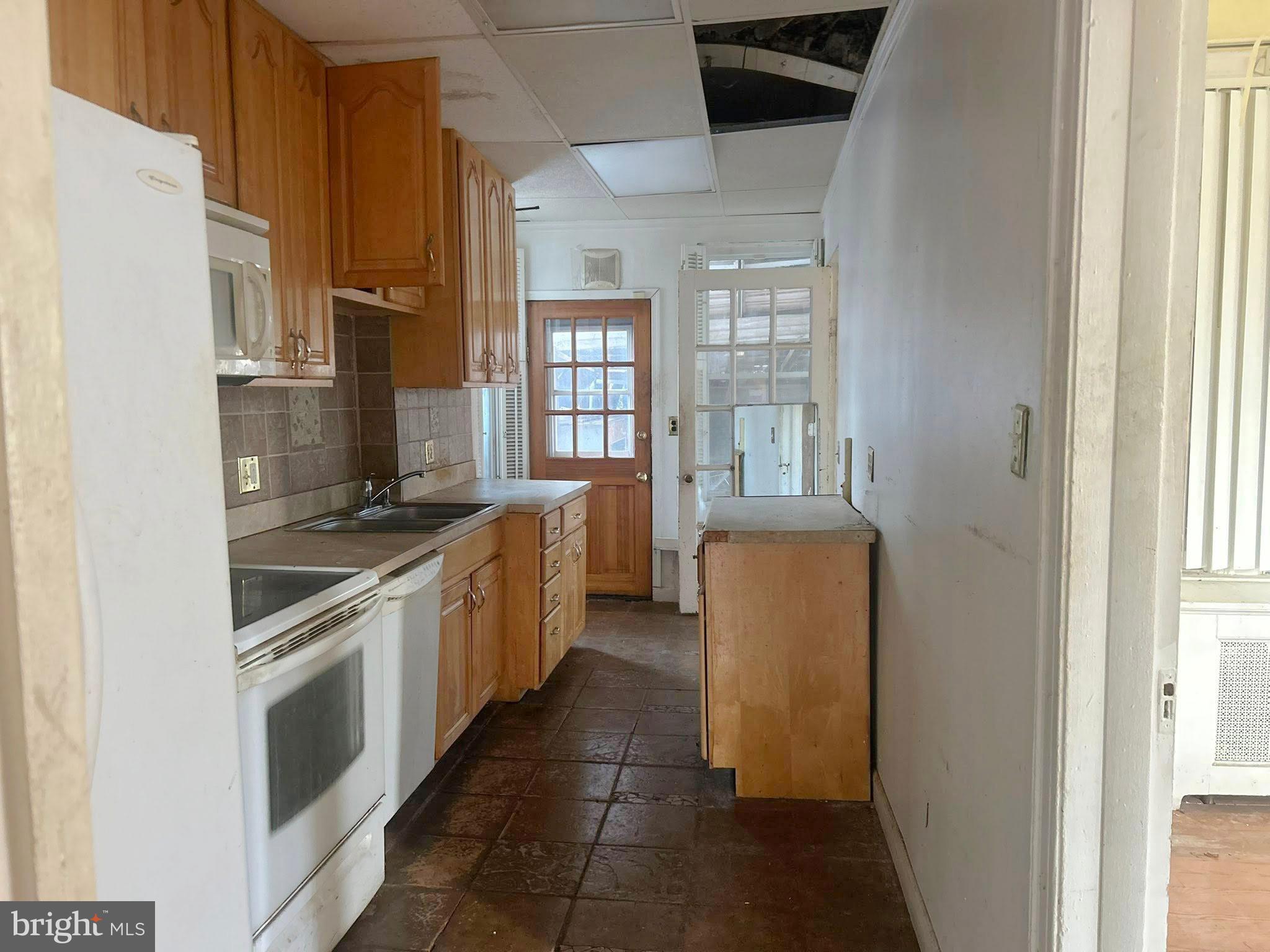 118 V Street Northeast Washington, DC 20002 - Photo 4 of 14 kitchen