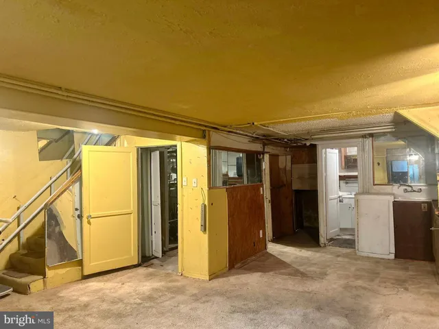 a view of a storage & utility room