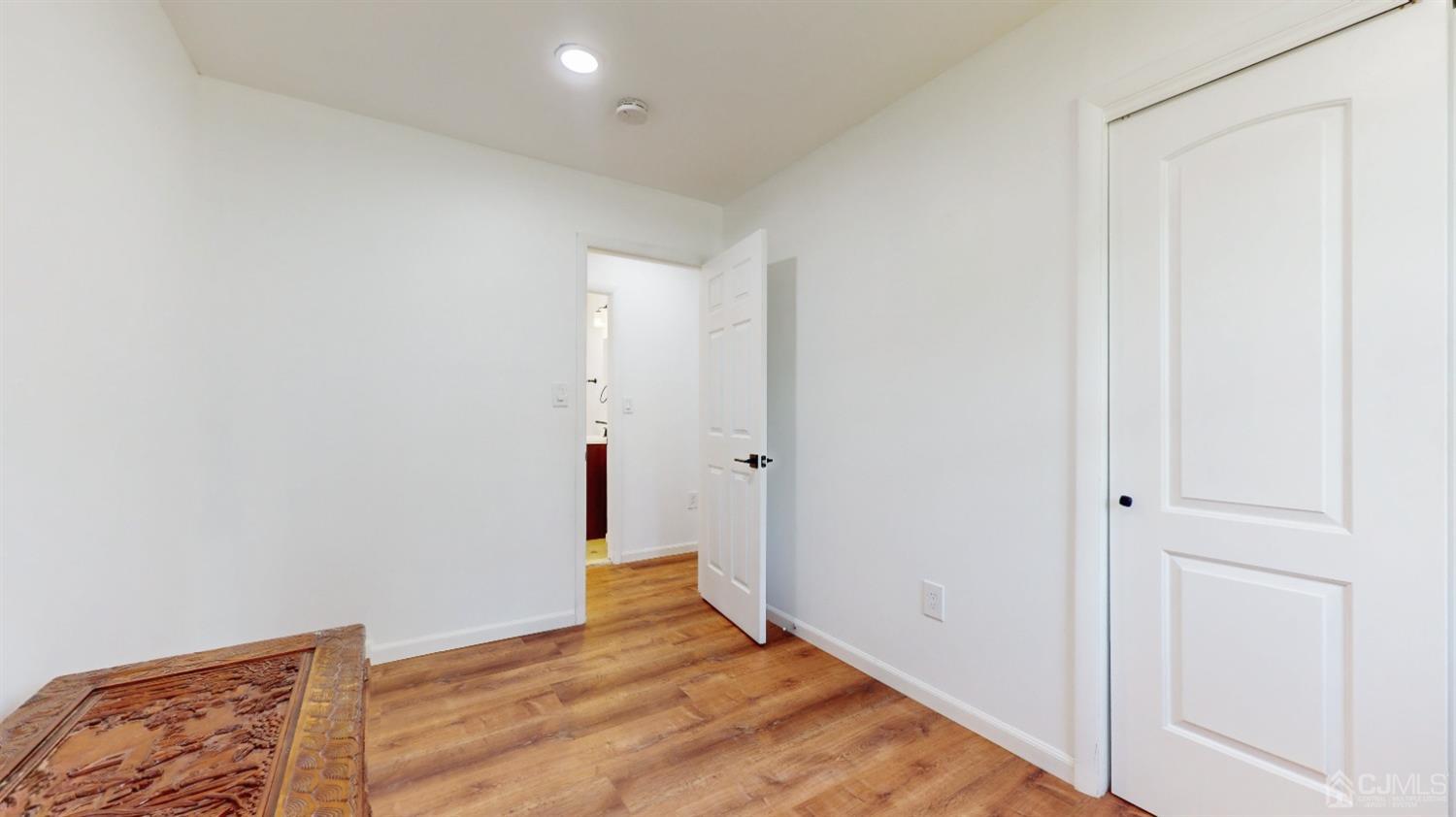 73 Warrenville Road Middlesex, NJ 08846 - Photo 11 of 28