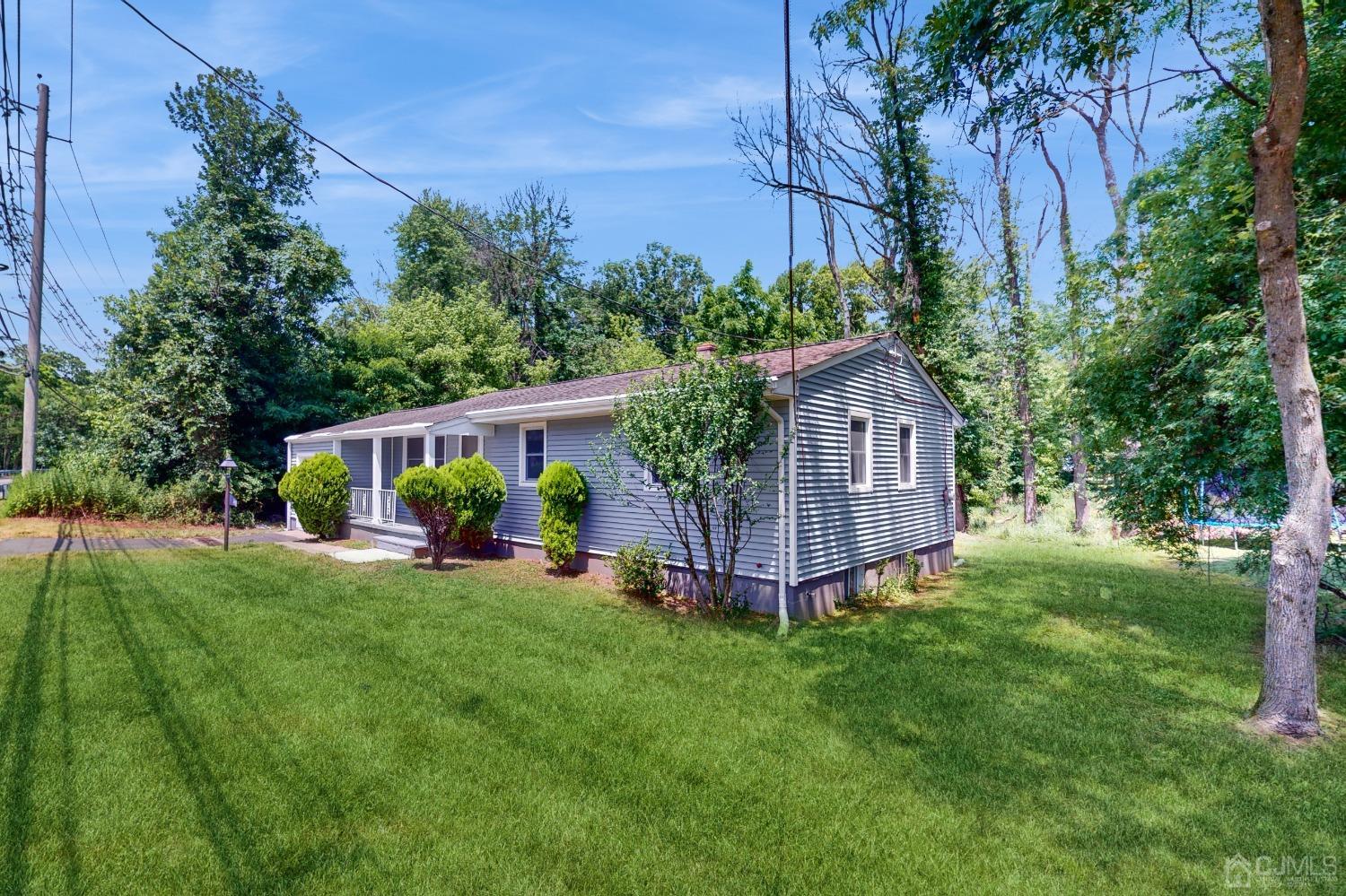 73 Warrenville Road Middlesex, NJ 08846 - Photo 2 of 28