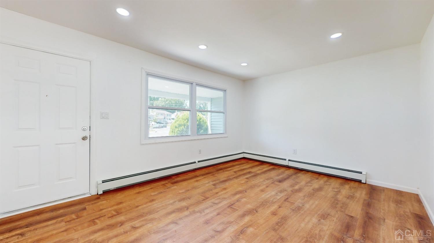 73 Warrenville Road Middlesex, NJ 08846 - Photo 6 of 28