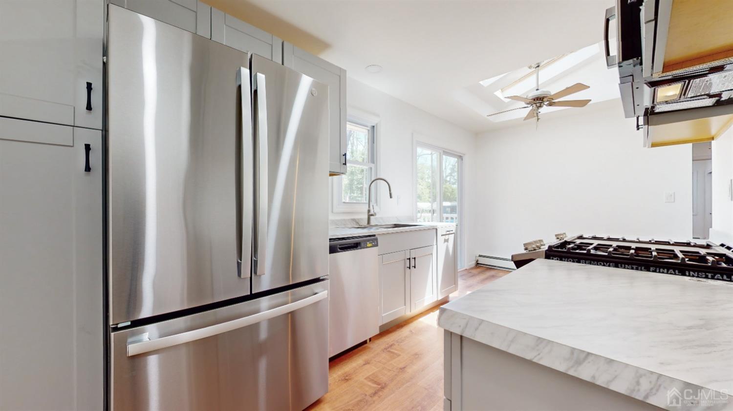 73 Warrenville Road Middlesex, NJ 08846 - Photo 9 of 28