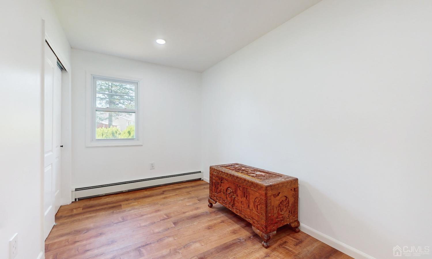 73 Warrenville Road Middlesex, NJ 08846 - Photo 10 of 28