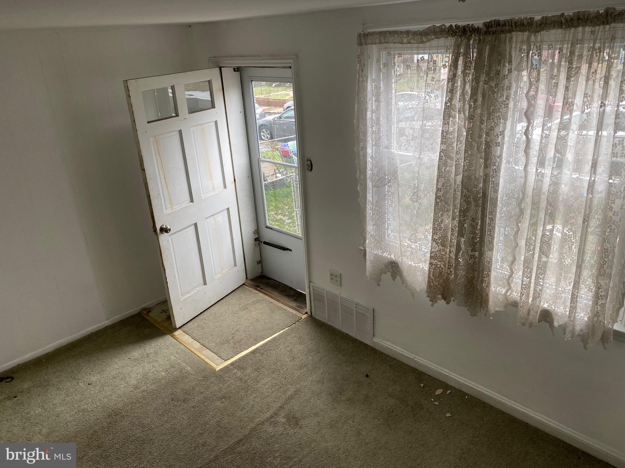 248 Spring Valley Road Darby, PA 19023 - Photo 3 of 15