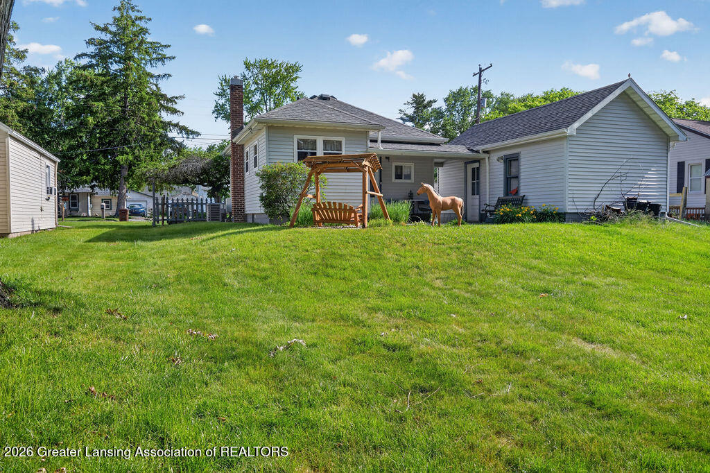 741 Center Street Mason, MI 48854 - Photo 7 of 33 7