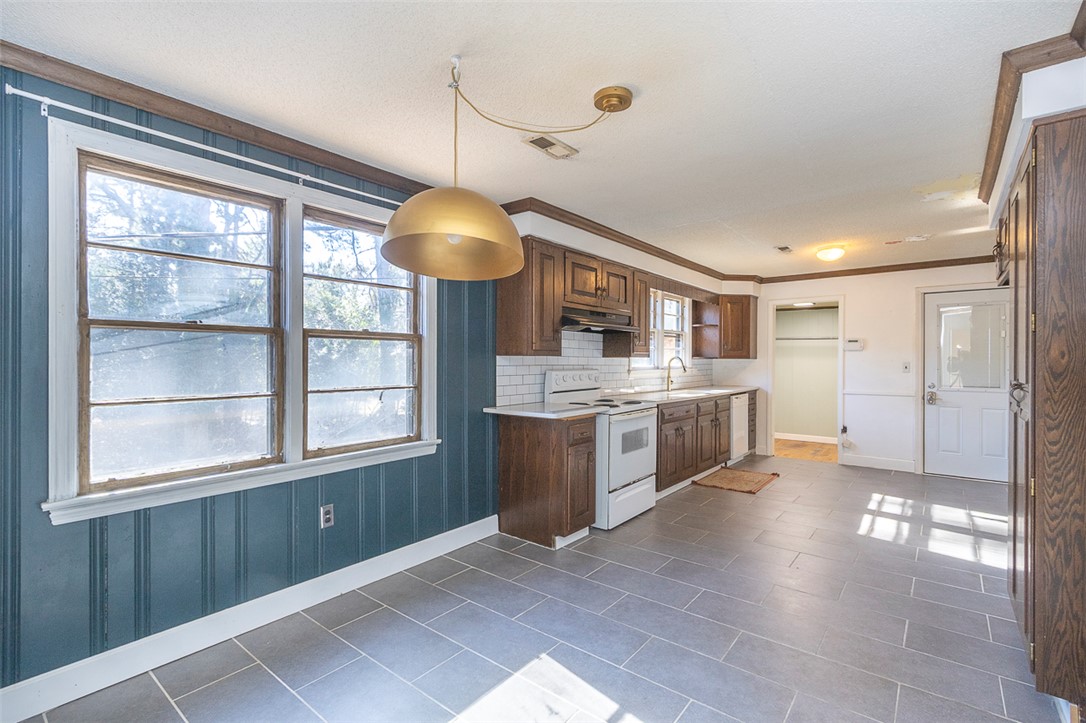 104 Forest Hill Drive Anderson, SC 29621 - Photo 11 of 21