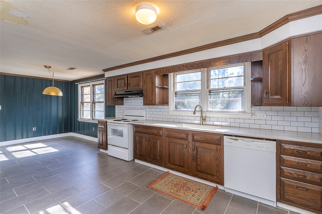 104 Forest Hill Drive Anderson, SC 29621 - Photo 9 of 21