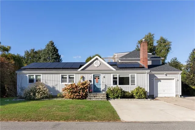 $3,700 | 4 James Street, Unit 2, Middletown, RI 02842