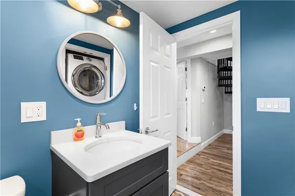 $3,700 | 4 James Street, Unit 2, Middletown, RI 02842