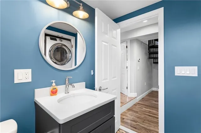 $3,700 | 4 James Street, Unit 2, Middletown, RI 02842