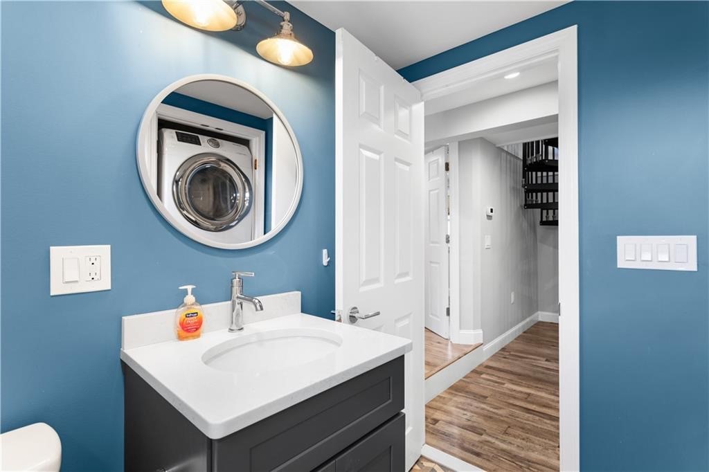 4 James Street, Unit 2 Middletown, RI 02842 - Photo 15 of 22