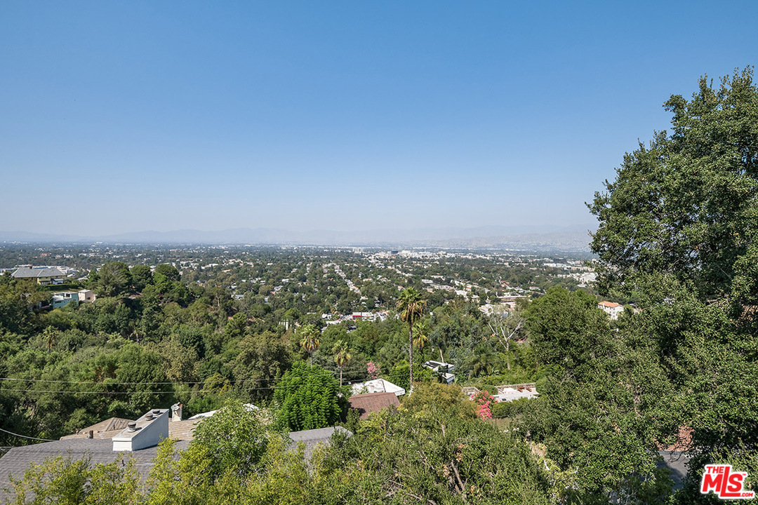11458 Laurelcrest Road Studio City, CA 91604 - Photo 14 of 30