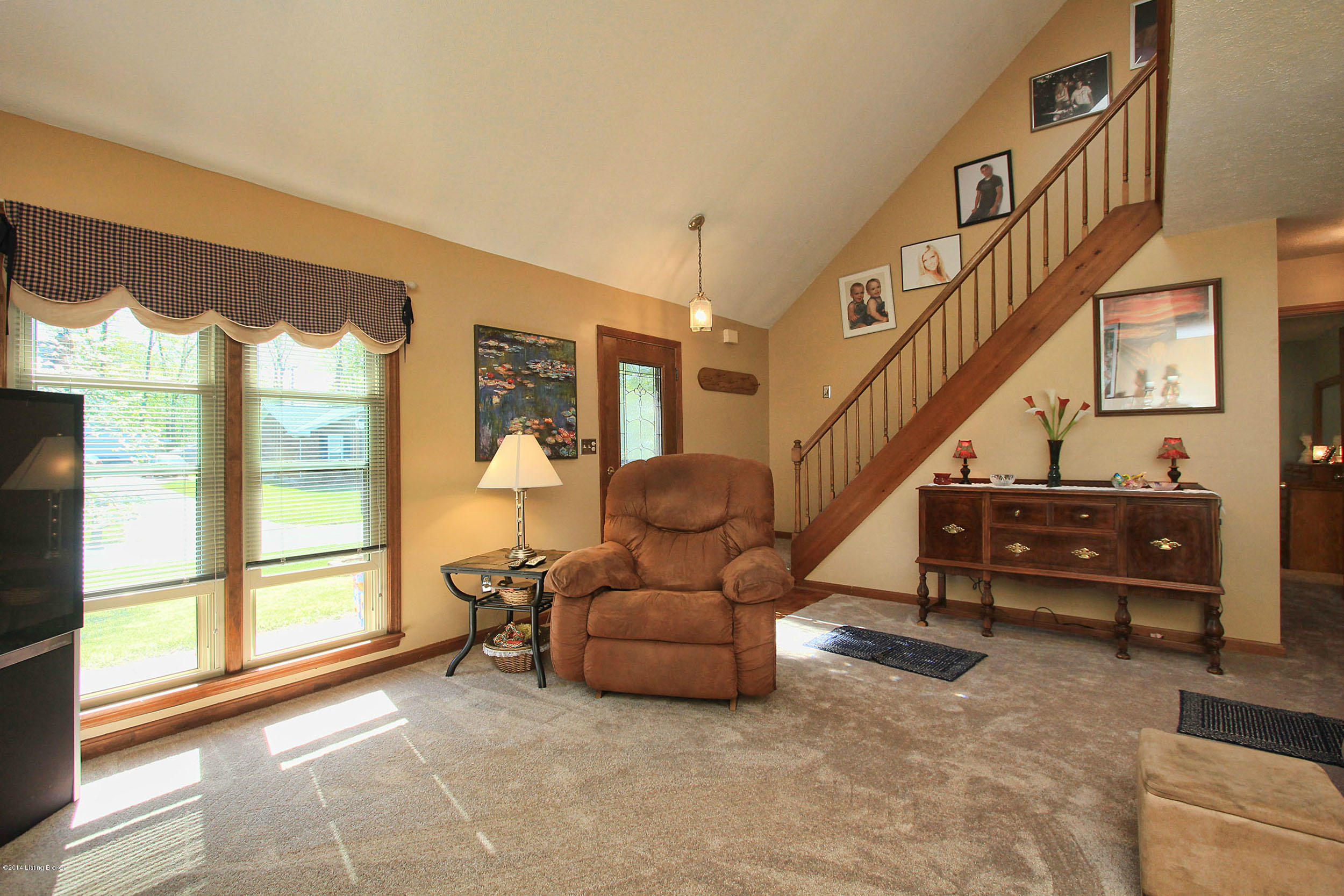 7110 Field Ridge Louisville, KY 40291 - Photo 5 of 34 7110-Fieldridge-Ct-29