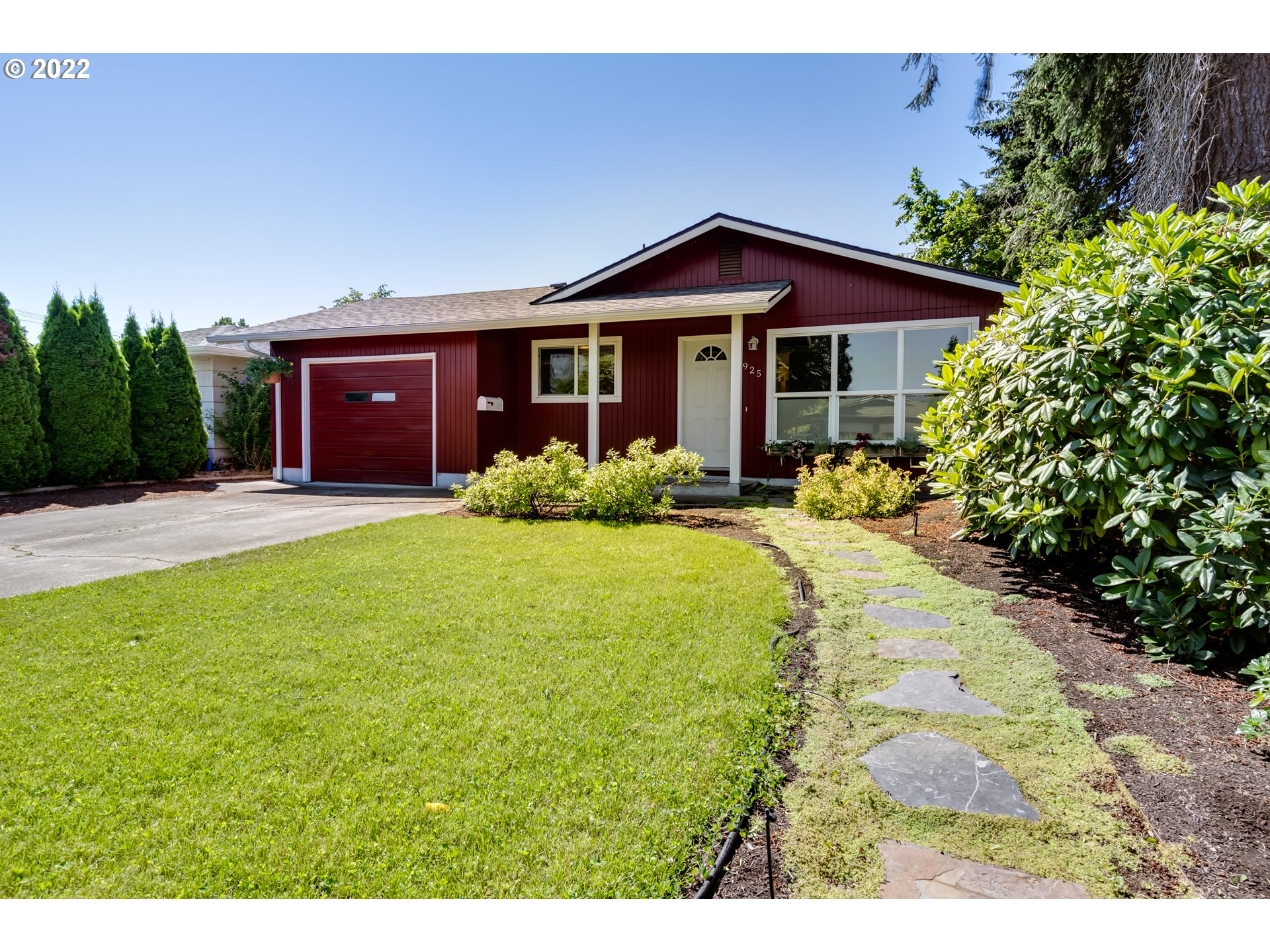 925 Olympic Street Springfield, OR 97477 - Photo 1 of 32