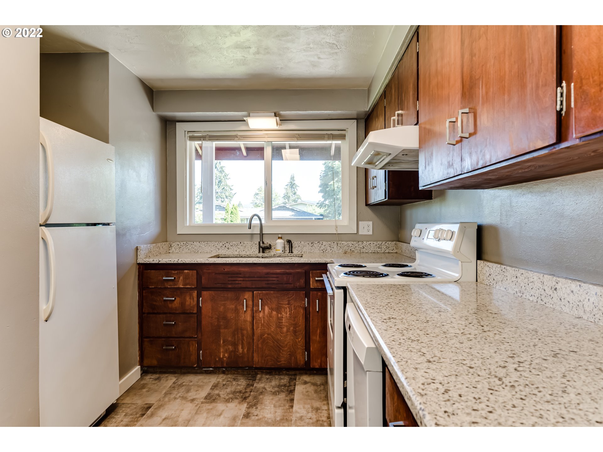 925 Olympic Street Springfield, OR 97477 - Photo 12 of 32