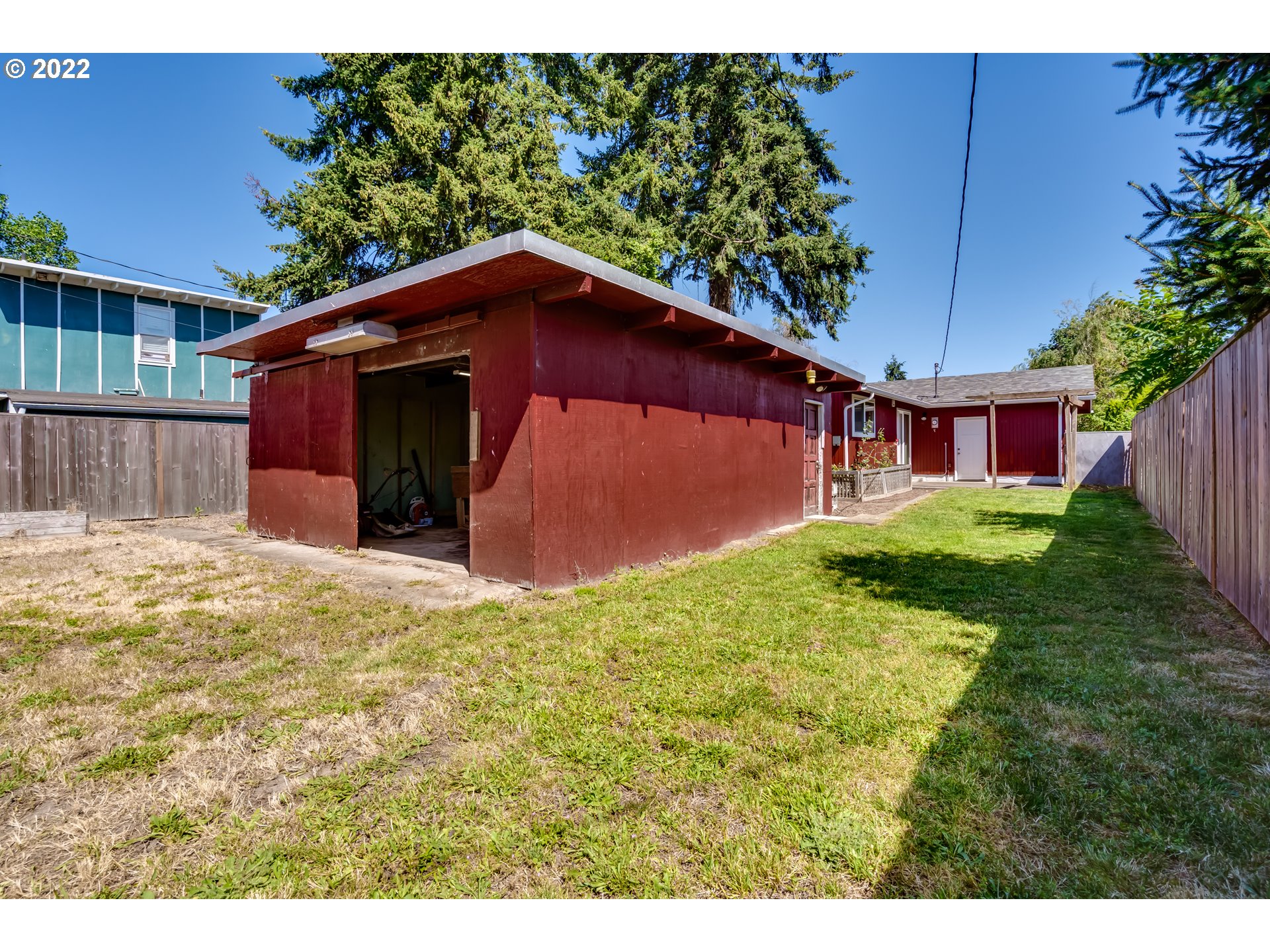 925 Olympic Street Springfield, OR 97477 - Photo 29 of 32