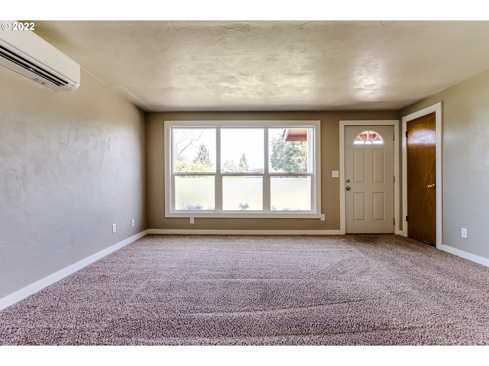 925 Olympic Street Springfield, OR 97477 - Photo 8 of 32