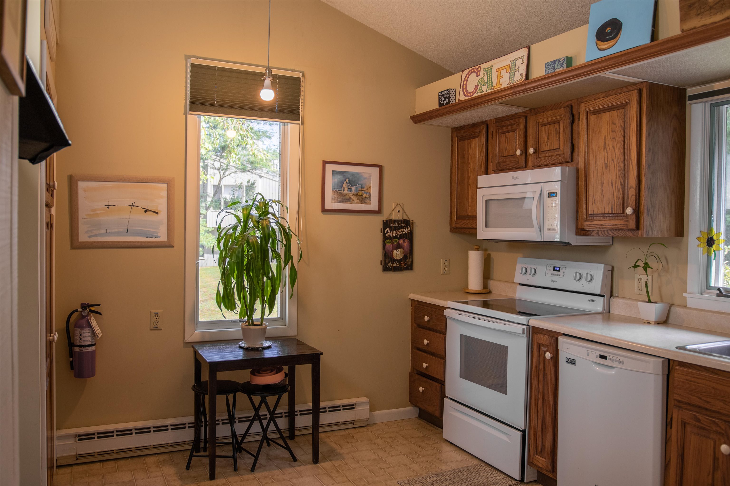 1404 Vaughn Farm Road, Unit 4 Manchester Center, VT 05255 - Photo 7 of 17 Gallery Image 7