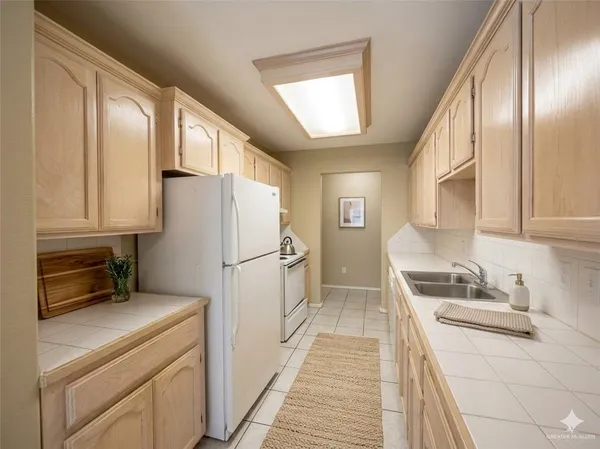 $800 | 604 South Logan Drive, Edinburg, TX 78539