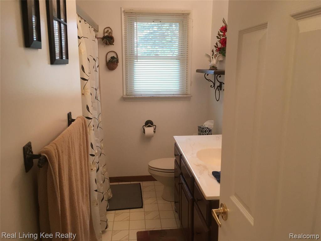 48072 Fuller Road Chesterfield, MI 48051 - Photo 15 of 23