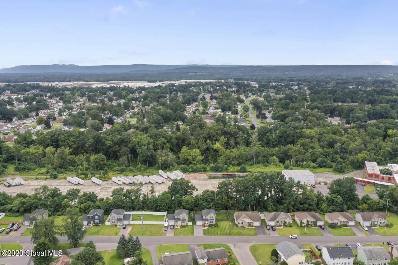 2852 Olean Street Schenectady, NY 12306 - Photo 38 of 40 2825 Olean st (35)